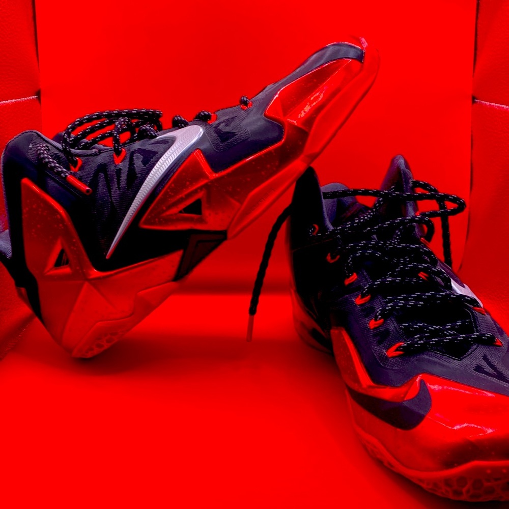 Lebron James 11 Nike 2012 red metallic